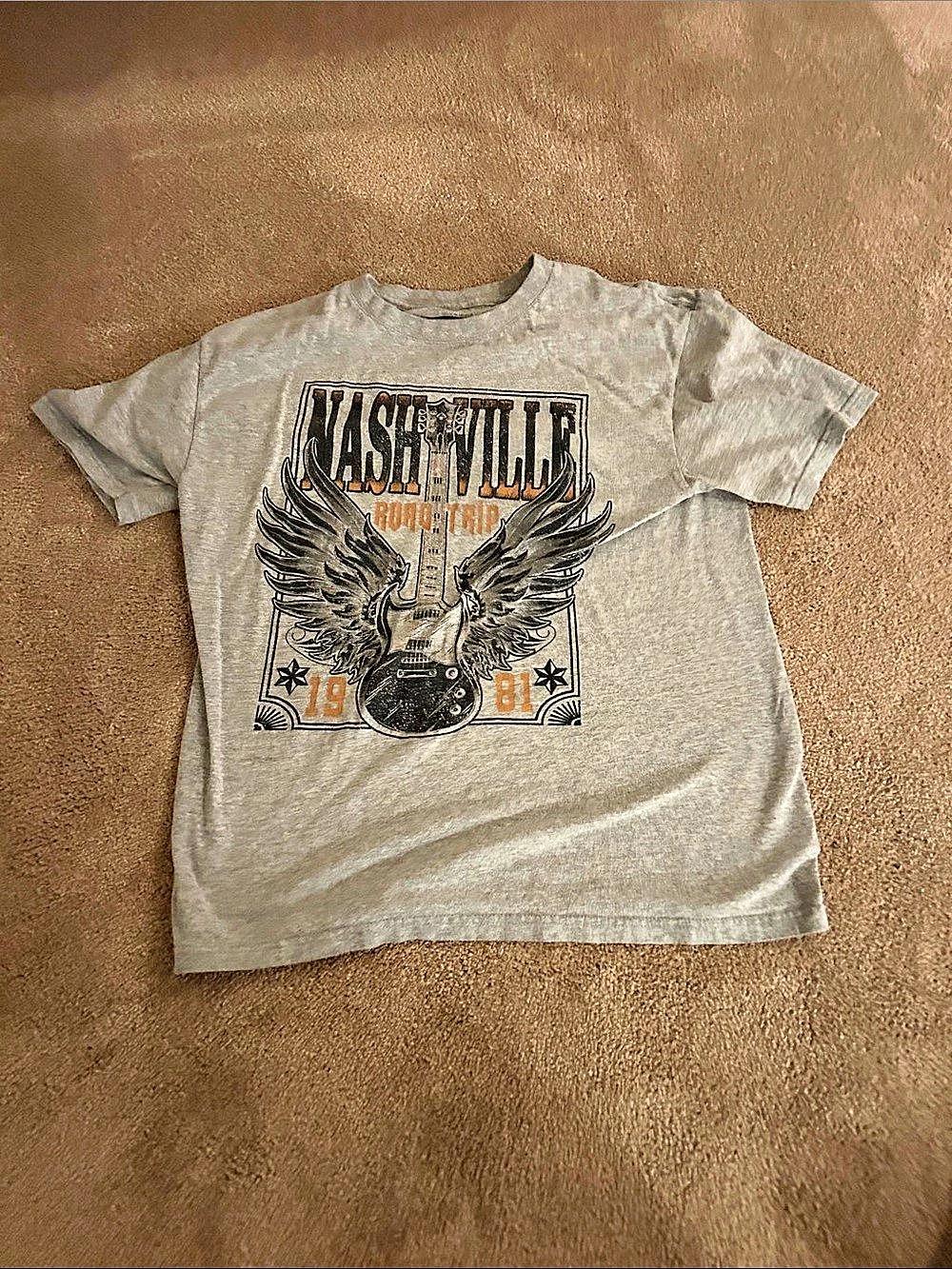 Graphic Short Sleeve Tee in Gray